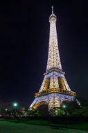 Фотообои Эйфелева башня в ночной подсветке